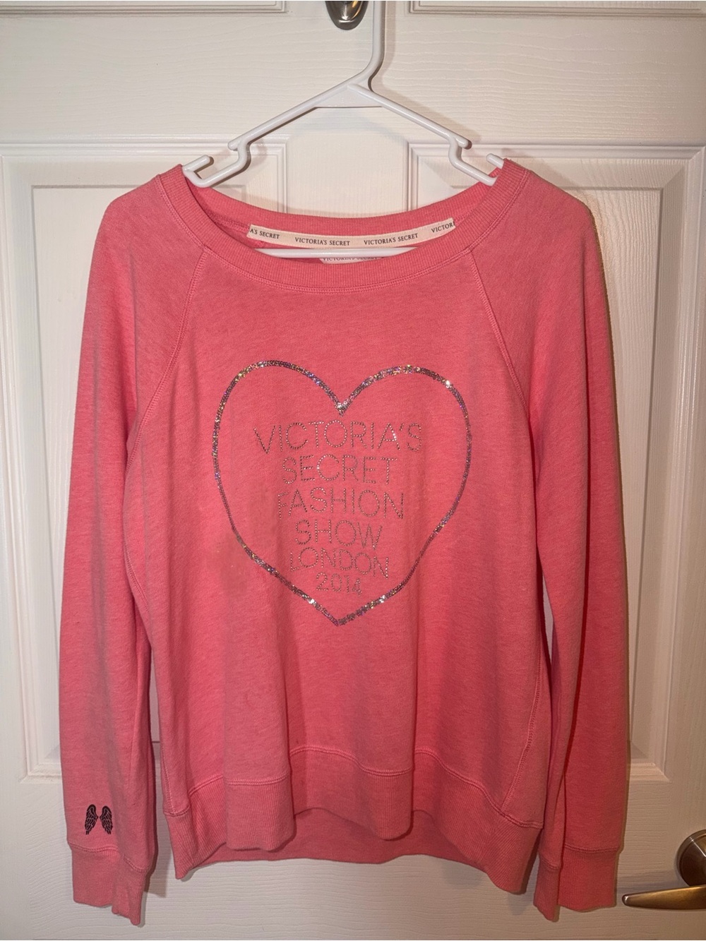 🩷🪽Victoria's Secret Fashion Show London 2014 Pink Heart Sweatshirt [Small] 🩷🪽